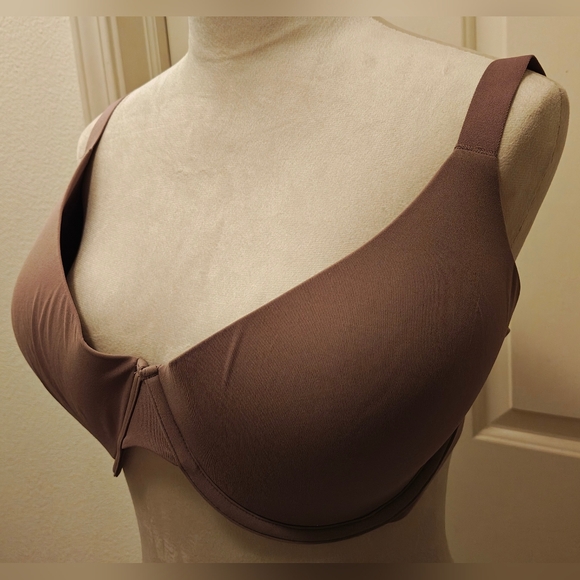 NWOT Skims Full Coverage Bra. - Picture 2 of 6